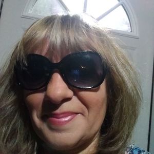 Meet your Posher, Ana